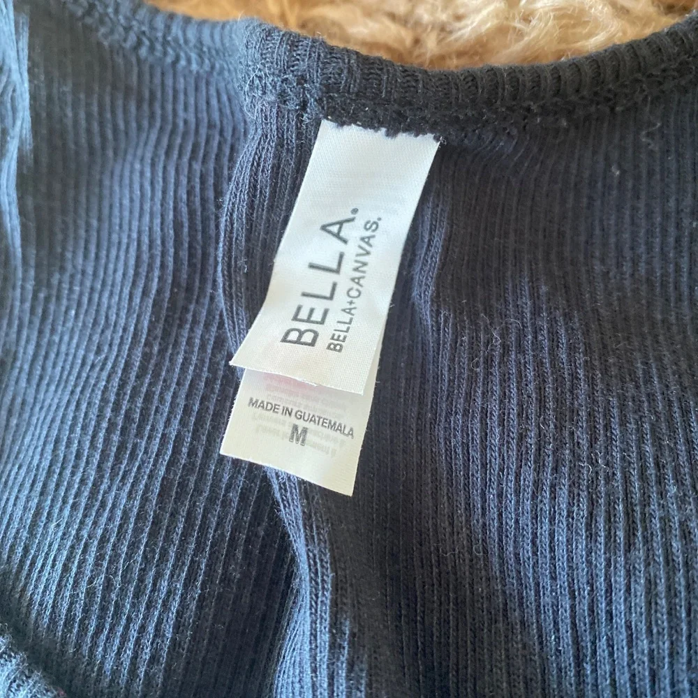 Top - Picture 2 of 3